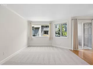 Photo #6: 379344760 Listing 
