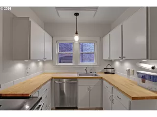 Photo #3: 379487380 Listing