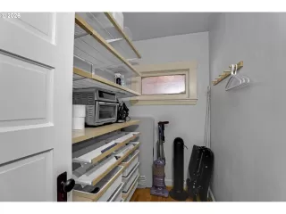 Photo #5: 379487380 Listing