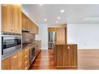 Photo #5: 379798807 Listing 