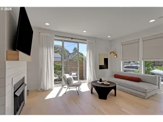 Photo #1: 380182080 Listing