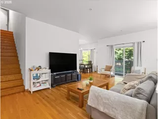 Photo #2: 380432916 Listing 