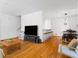 Photo #5: 380432916 Listing 