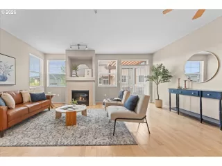Photo #2: 380439834 Listing 