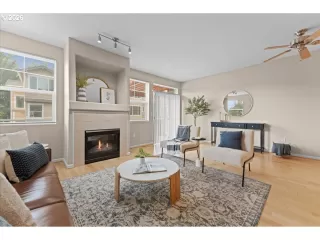 Photo #4: 380439834 Listing 