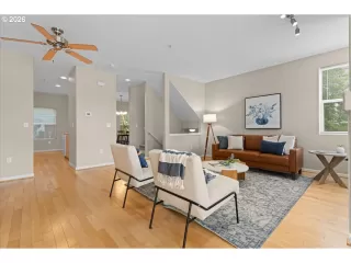 Photo #6: 380439834 Listing 