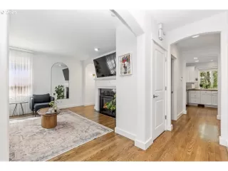 Photo #2: 380576470 Listing