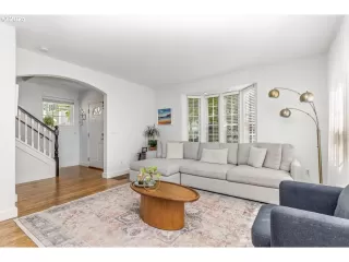 Photo #3: 380576470 Listing