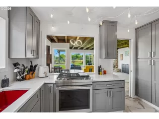 Photo #3: 380647145 Listing 