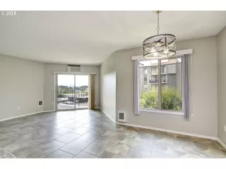 Photo #2: 381456064 Listing 