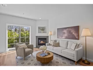 Photo #5: 382462087 Listing 