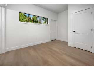 Photo #4: 383587525 Listing 