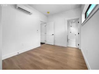 Photo #5: 383587525 Listing 