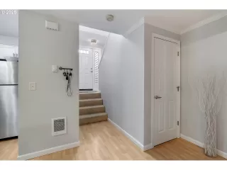 Photo #6: 383617140 Listing