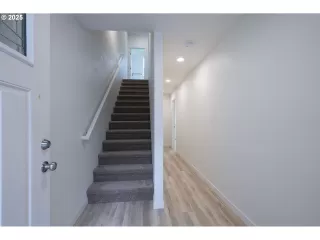 Photo #3: 383701568 Listing