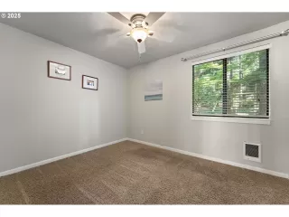 Photo #6: 383860586 Listing