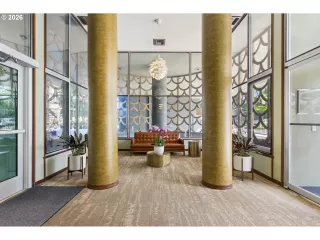 Photo #6: 384129004 Listing