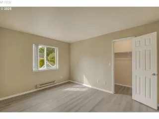 Photo #3: 384241738 Listing