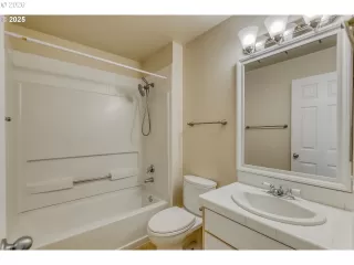 Photo #4: 384241738 Listing