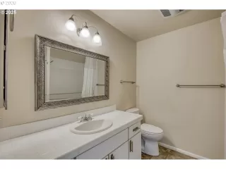 Photo #5: 384241738 Listing