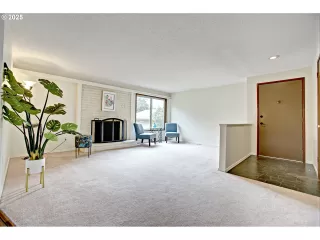 Photo #4: 384301163 Listing 