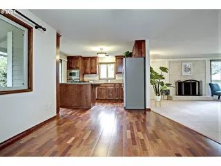 Photo #6: 384301163 Listing 