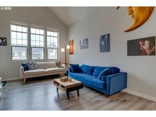 Photo #4: 385382480 Listing 