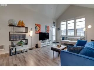 Photo #6: 385382480 Listing 