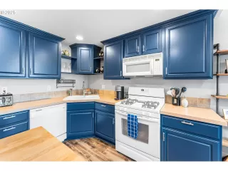 Photo #5: 385695721 Listing 