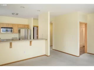 Photo #6: 386676247 Listing 