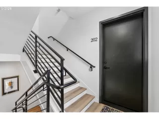 Photo #2: 386710190 Listing