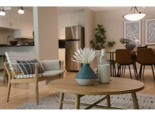 Photo #4: 386944463 Listing