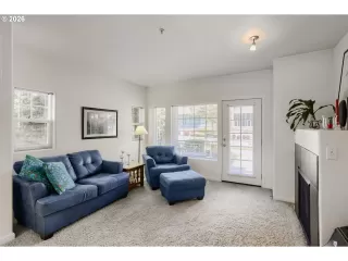 Photo #2: 387242958 Listing 