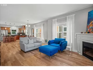 Photo #3: 387672830 Listing 