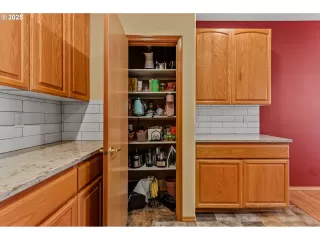 Photo #2: 387907410 Listing 