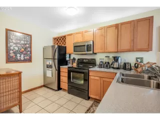 Photo #6: 388121677 Listing 