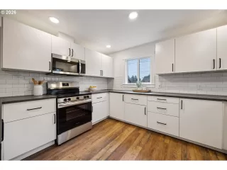 Photo #5: 388348421 Listing 