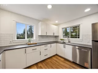 Photo #6: 388348421 Listing 