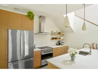 Photo #2: 388873850 Listing 