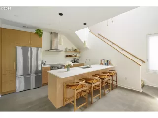 Photo #3: 388873850 Listing 