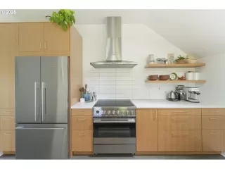 Photo #4: 388873850 Listing 