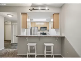 Photo #6: 389396486 Listing