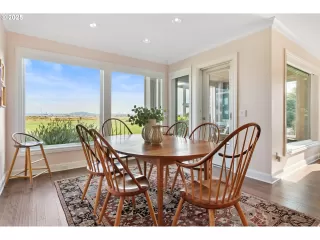 Photo #1: 389845922 Listing