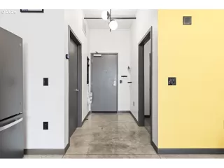 Photo #3: 390366533 Listing