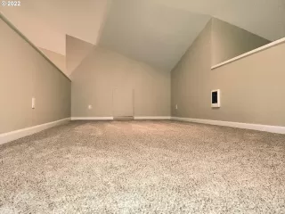 Photo #4: 390479718 Listing