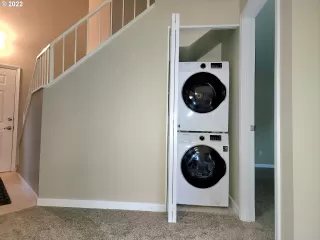 Photo #6: 390479718 Listing