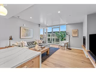 Photo #5: 391034967 Listing