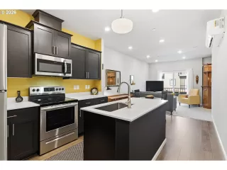 Photo #4: 391694658 Listing