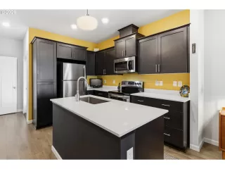 Photo #5: 391694658 Listing