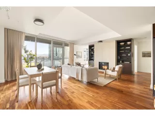 Photo #2: 391803671 Listing